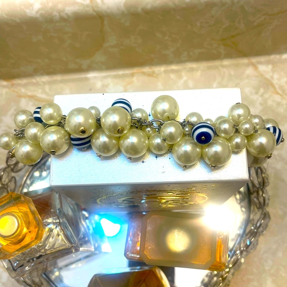 Women’s bracelet 💙🤍💙